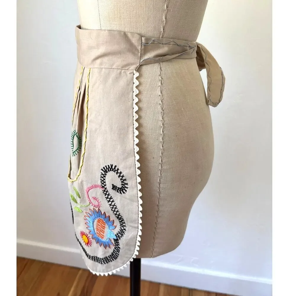 Vintage Embroidered Hostess Apron in Tan Western Fun Boho